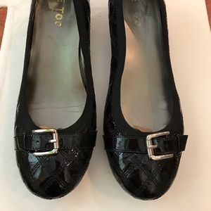 Me too mini wedge shoes